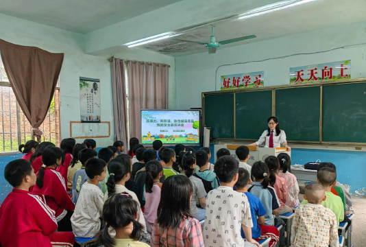 城关镇大冲小学环境