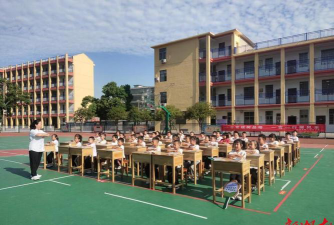临湘市第三完全小学环境