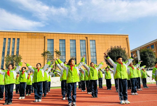 青卓中心小学环境