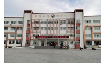 86团中学环境