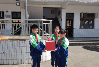 滔溪镇完小环境