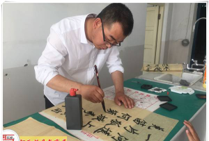 阿瓦提县三中环境