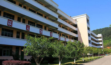 七冶中学环境