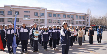 克拉玛依市第八中学环境