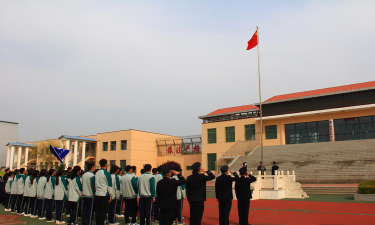 尉犁中学环境
