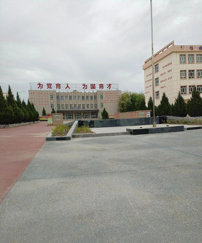 疏附县英吾斯坦乡中学环境
