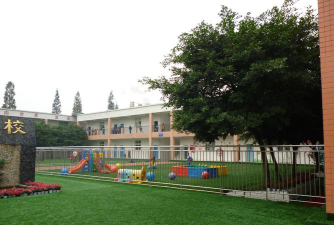 成都明成学校环境