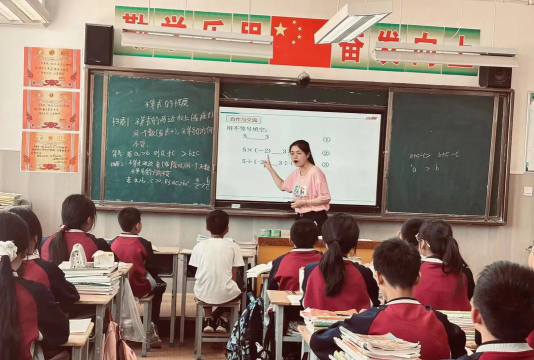 成都集贤中学环境