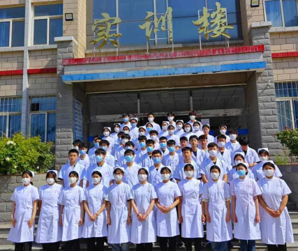 巴中卫校环境