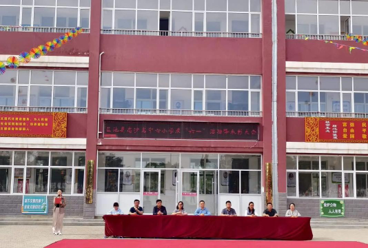 盐池县高沙窝中学环境