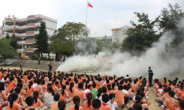 良口善施学校环境