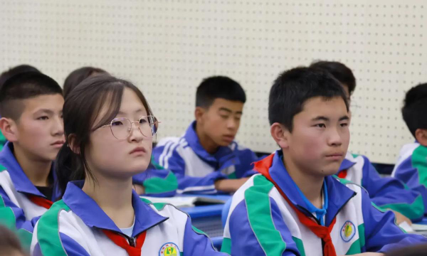 黄铎堡中学环境