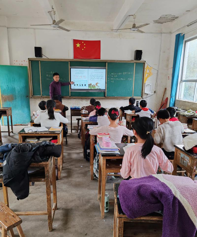 桃园县龟山乡自强国民小学环境