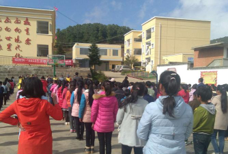 昭阳区大山乡包中学环境