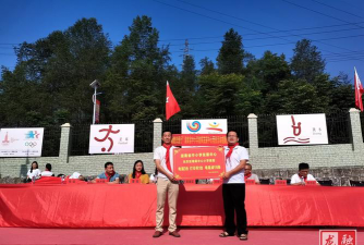 茨岩塘镇中心小学环境
