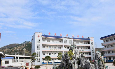 黔南贵定县中等职业学校环境