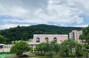 广州南方中英文学校环境