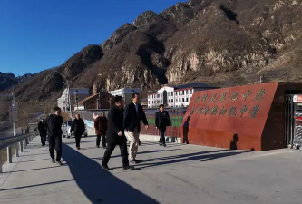 青松岭中学环境