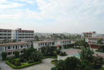 汕头市潮阳区和平中寨小学环境