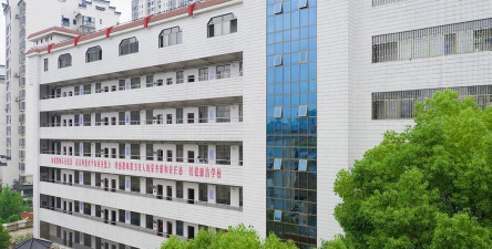邵阳计算机普通中等专业学校环境
