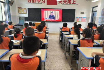 岳屏镇前进小学环境