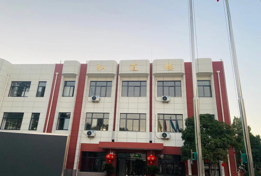 宁蒗县红桥中学环境