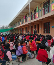 开封县范村乡百亩岗中心小学环境