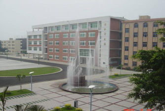 高山中学环境