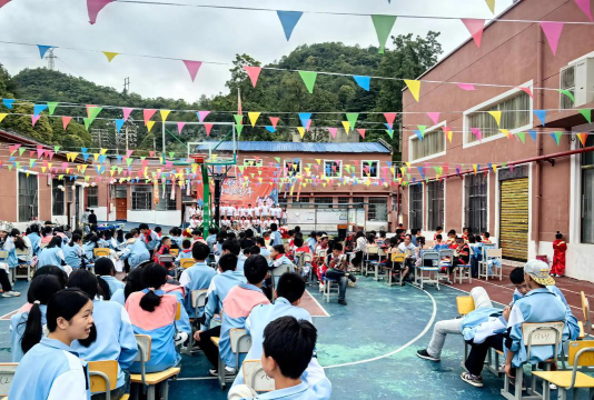 广灵县育才学校环境
