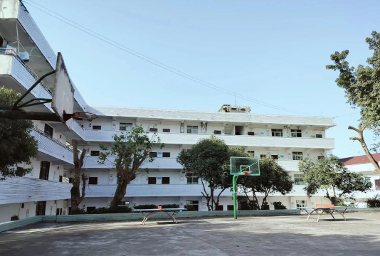 仁寿县松峰乡大联初级中学校环境