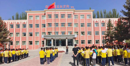 龙渠乡中心学校环境