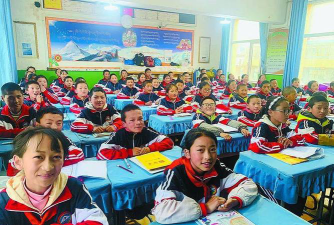 同德县河秀九年一贯制学校中学部环境