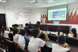 卫东区鸿鹰办事处鸿鹰一小环境