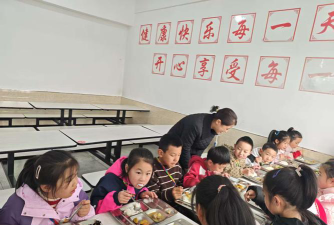 石龙区捞饭店学校环境