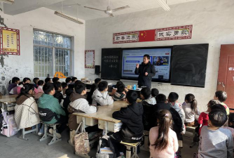 黄陂区长岭镇石门乡中心小学环境