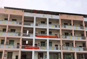台城镇南坑小学环境