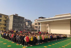 盐亭县冯河乡岱场村幼儿园环境