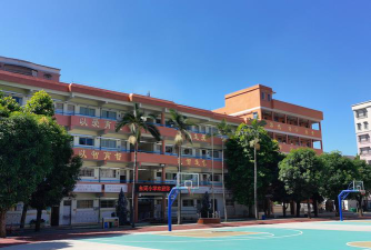 三埠东河小学环境