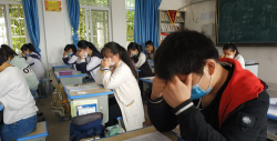 城固县博望镇藏经初中环境