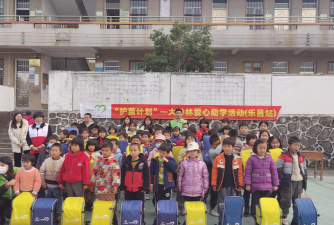 沙坪镇坡山小学环境