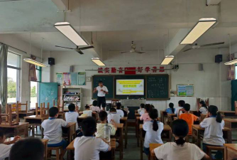 沙坪镇楼冲小学环境