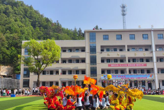房县城关镇白露小学环境