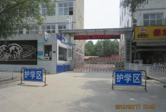 万宝川子校环境