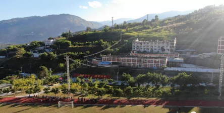 凤庆县小湾中学环境