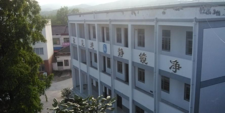 牌楼初级中学环境