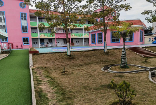 雷州市唐家镇坡边幼儿园环境