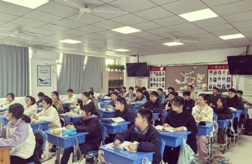 天津市第六十二中学环境