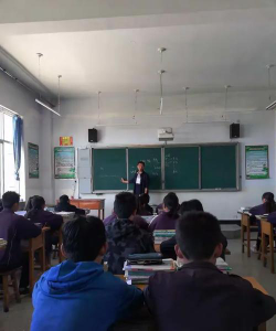 崇信县黄寨乡黄寨中学环境