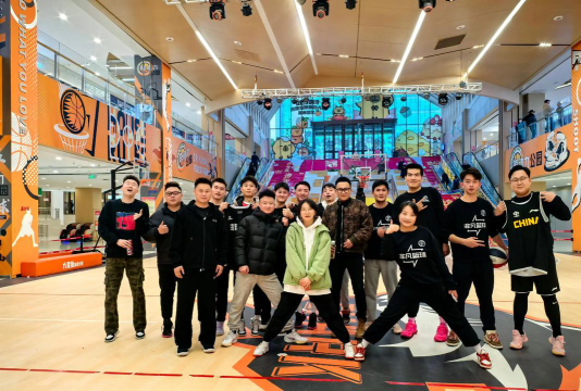 西宁非凡篮球俱乐部户外活动场地