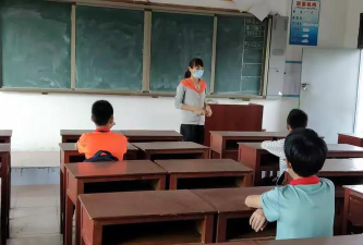 吴川市黄坡镇中山中心小学户外活动场地